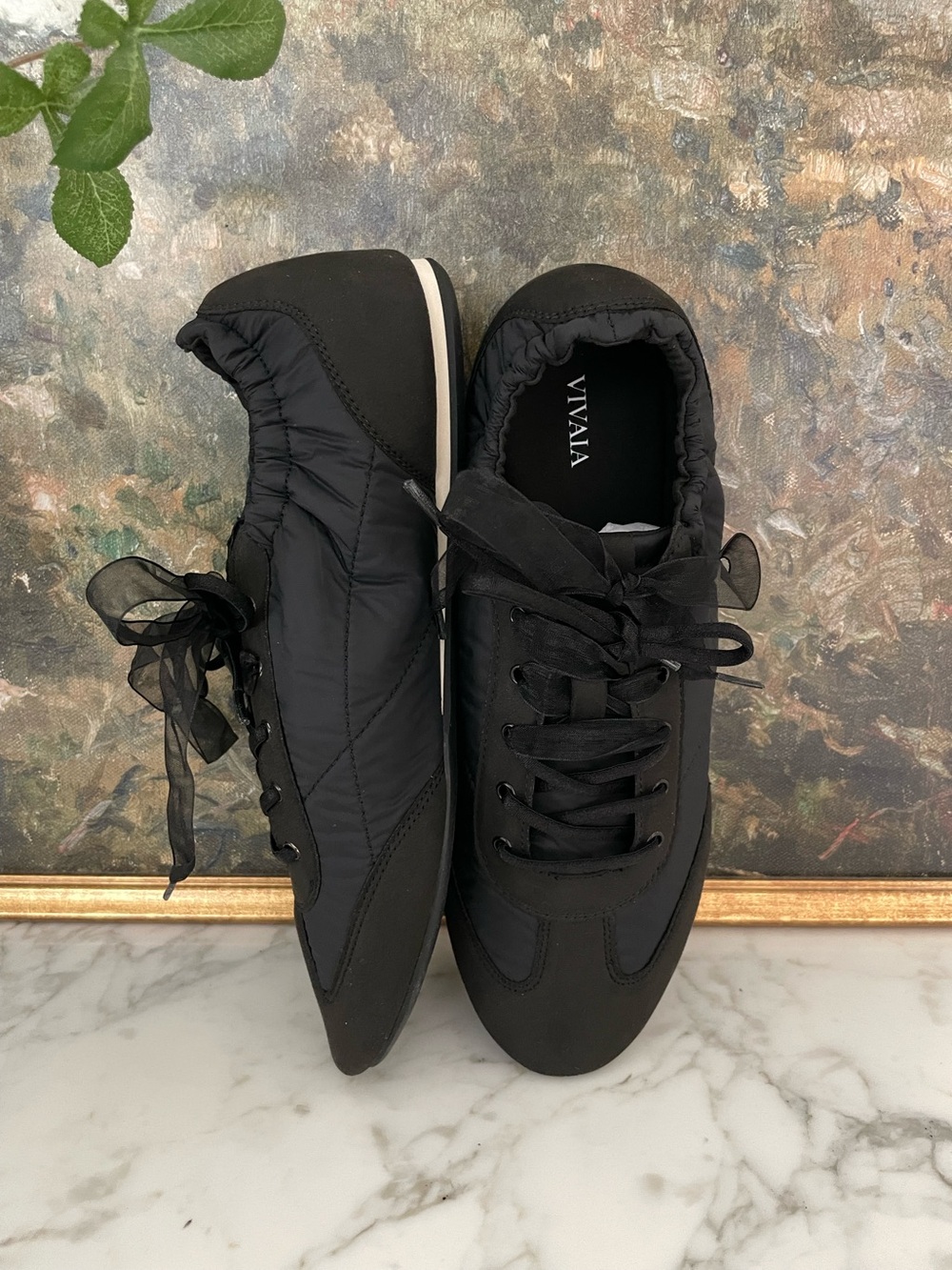 NEW Vivaia Yancy Jogger Sneakerina Size 9 (40) Black Bella Hadid‎
